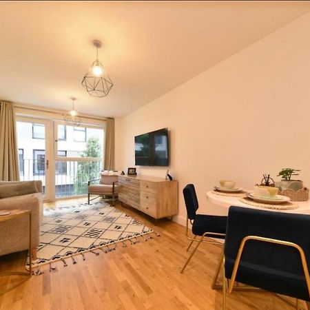 Mulberry House Apartment สตีเวนิจ ภายนอก รูปภาพ