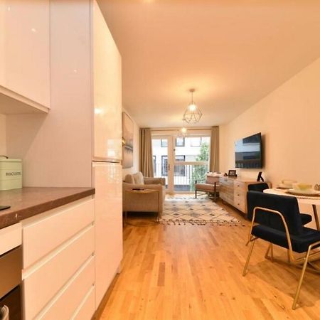 Mulberry House Apartment สตีเวนิจ ภายนอก รูปภาพ