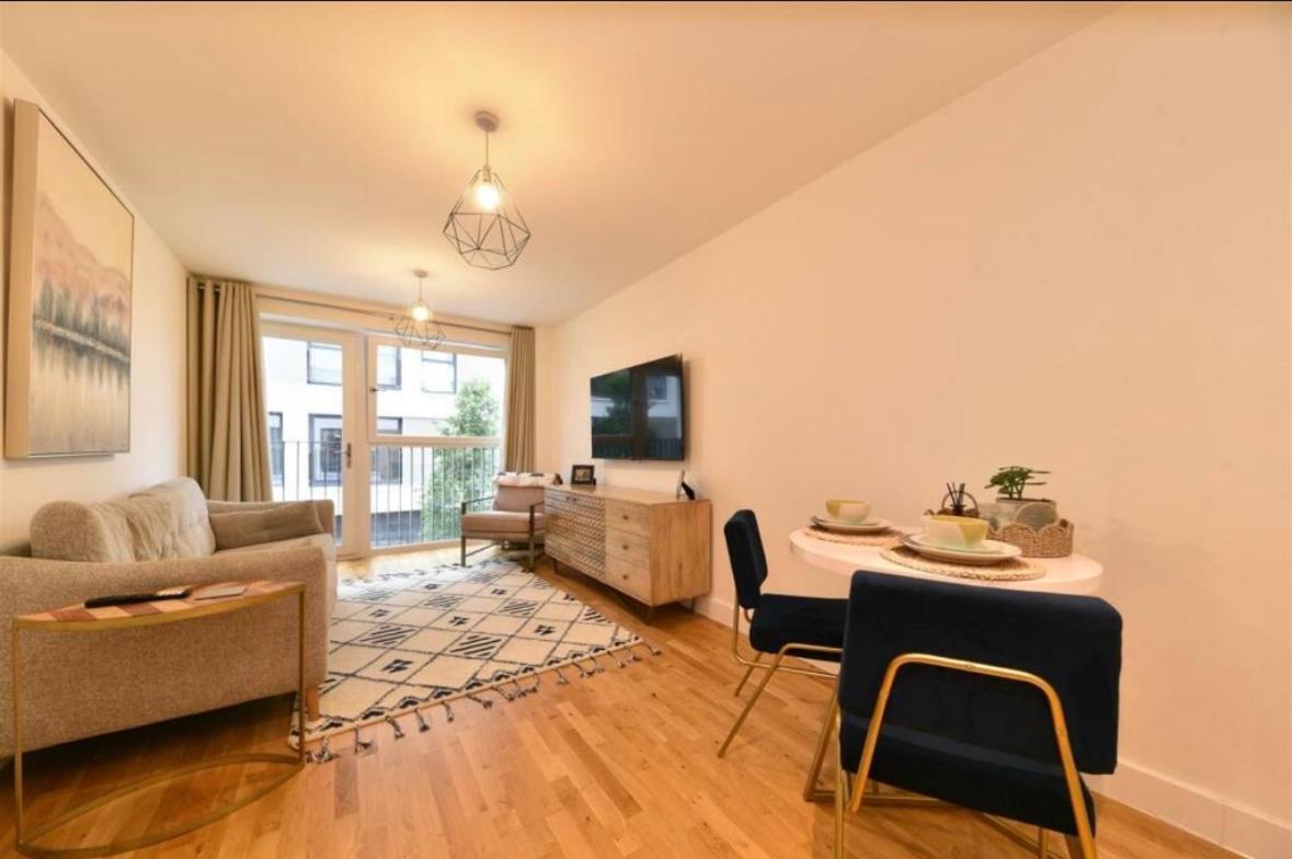 Mulberry House Apartment สตีเวนิจ ภายนอก รูปภาพ