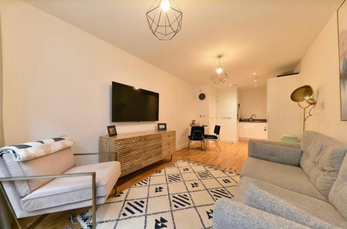 Mulberry House Apartment สตีเวนิจ ภายนอก รูปภาพ