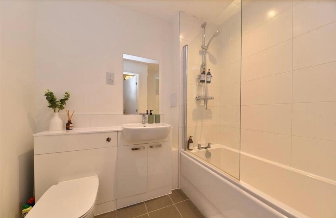 Mulberry House Apartment สตีเวนิจ ภายนอก รูปภาพ